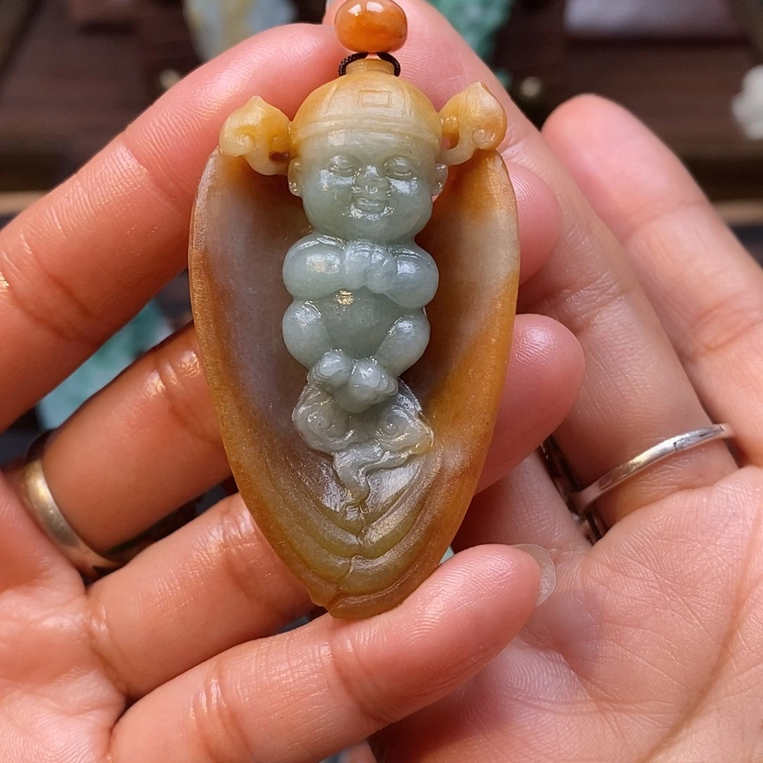 梅***定制翡翠未镶嵌毛货抛光