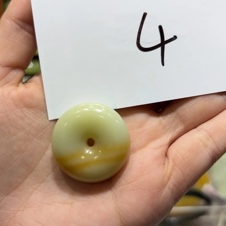 未镶嵌岫玉手镯天然