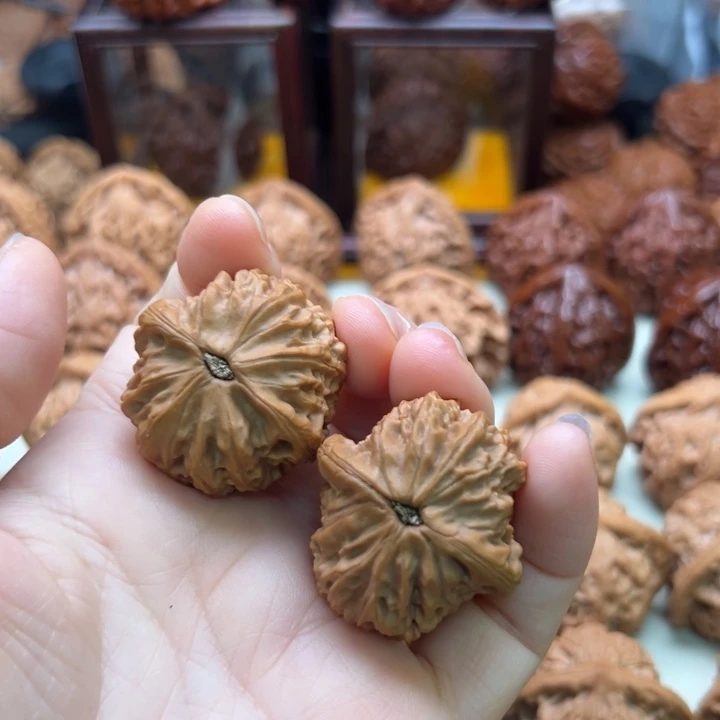 桃核吊坠弯***雕哥哥哥哥哥哥