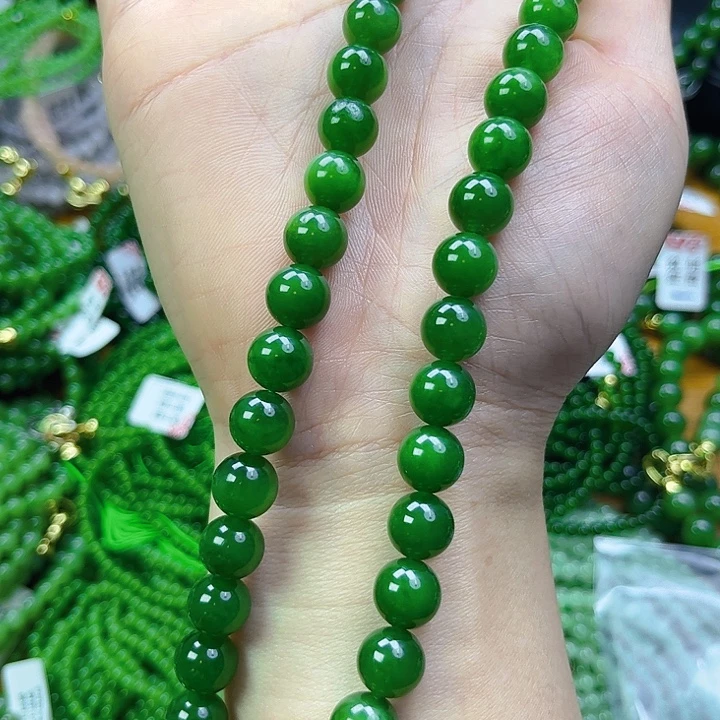 2***响和田玉未镶嵌颈饰