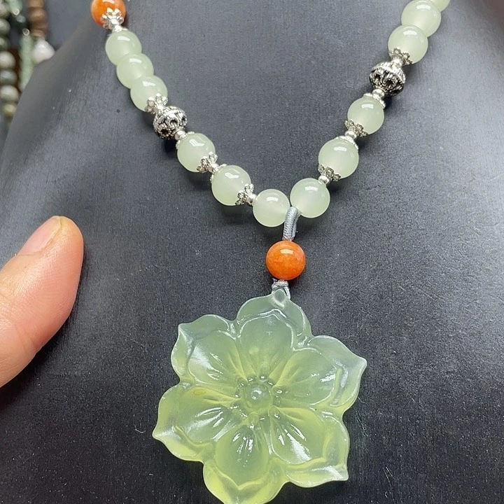 未镶嵌蛇纹石玉颈饰