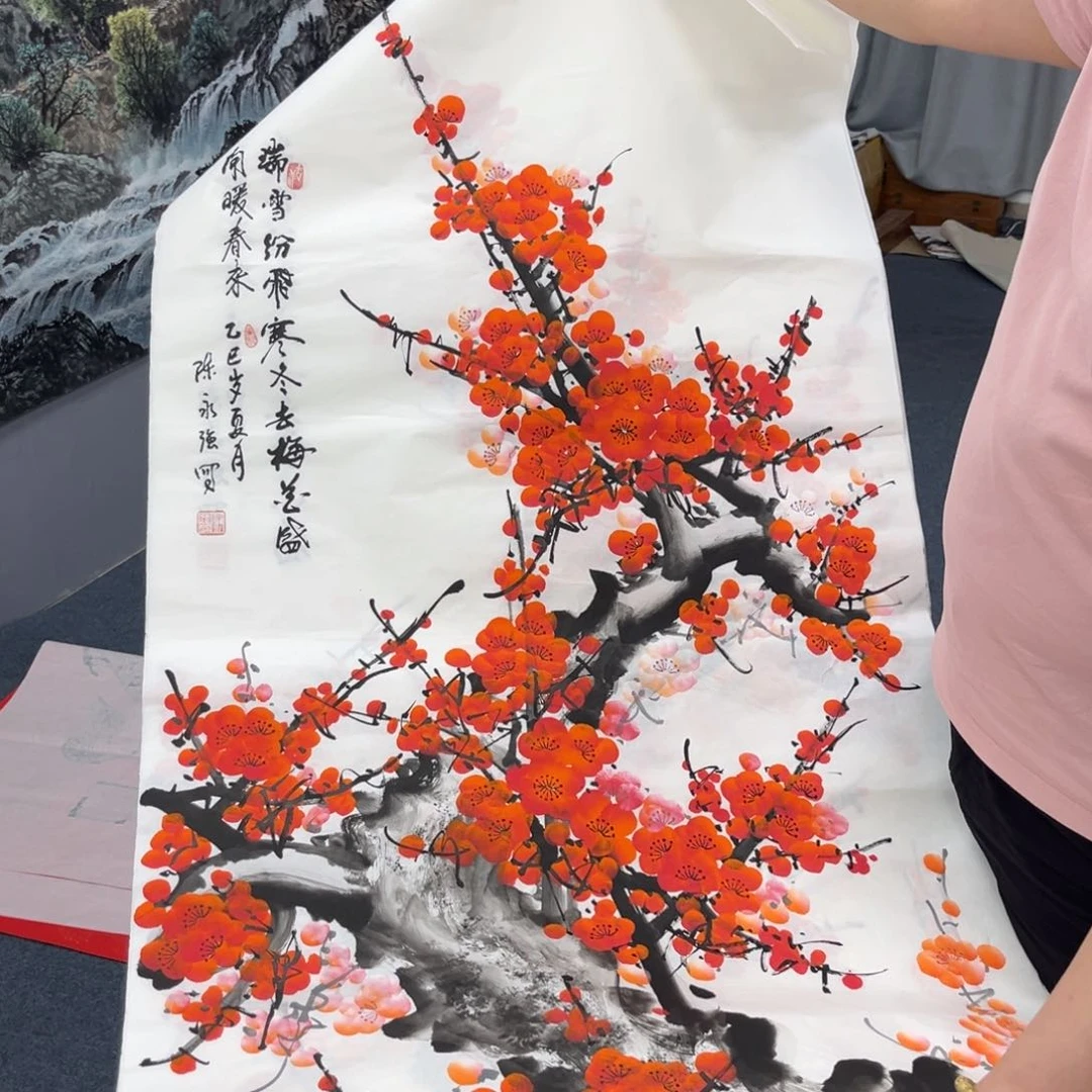 国画卖字画的小男孩