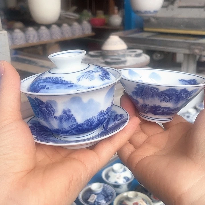 青花釉下彩盖碗杯子