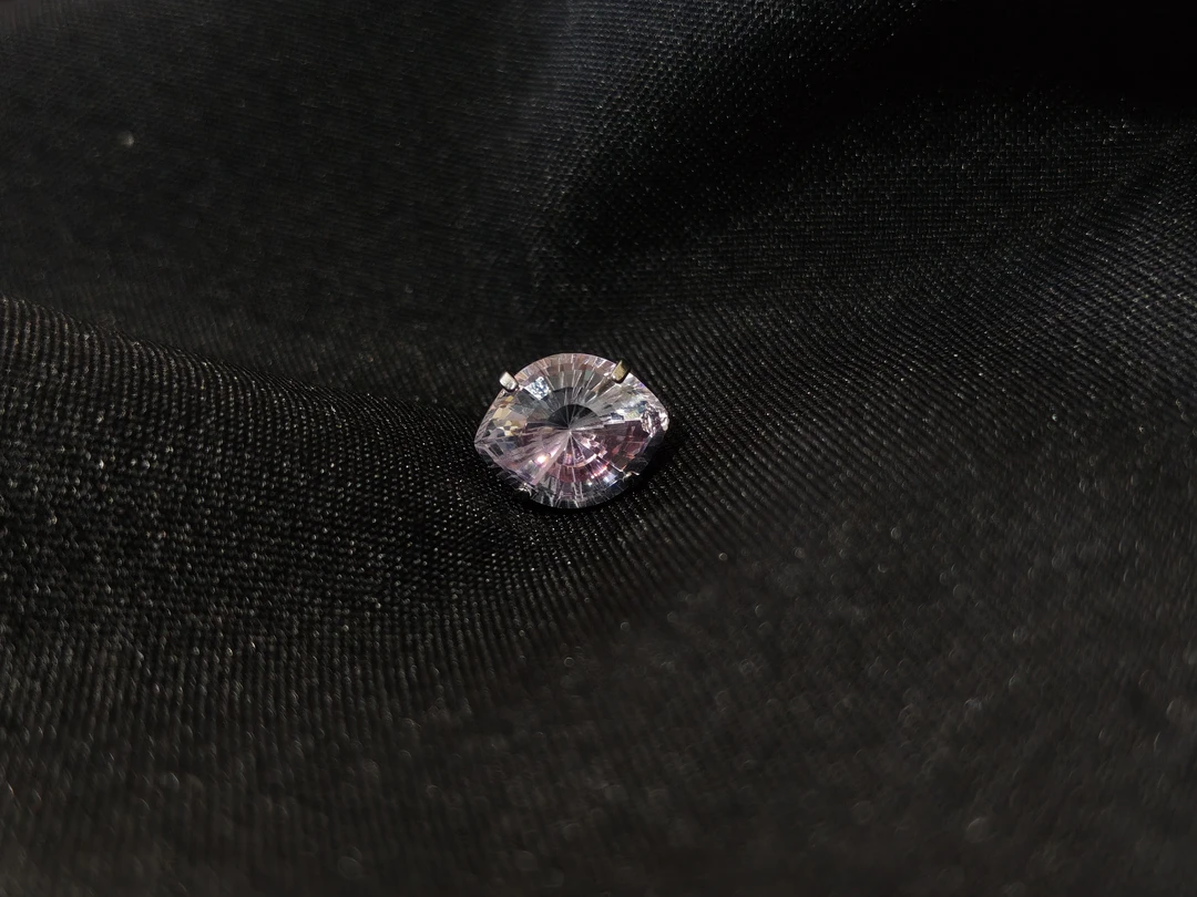 钛钢锆石耳饰 钛钢耳饰 恶魔之眼锆石镶嵌防过敏养耳耳钉百搭