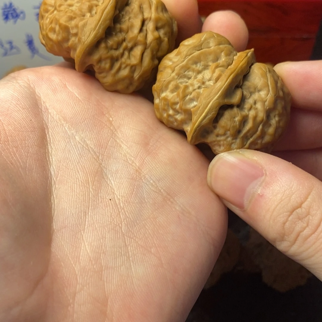 阳****吊坠文玩核桃核桃