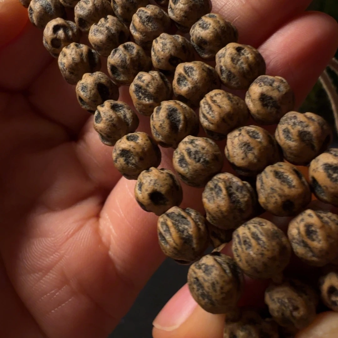 牛***飞柏香籽/百香籽吊坠