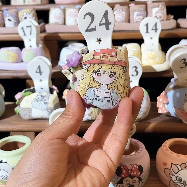 爱****猫24……手工手绘花盆
