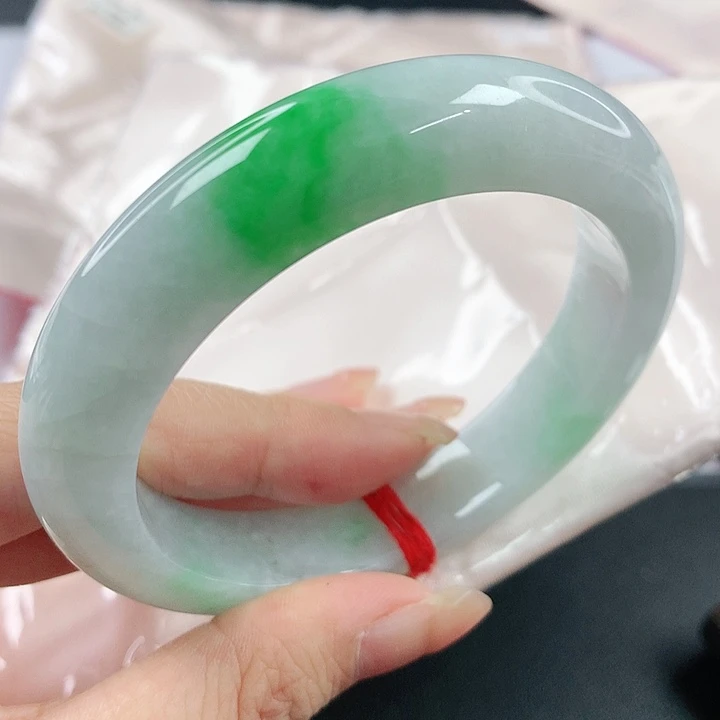 未镶嵌手镯翡翠，832