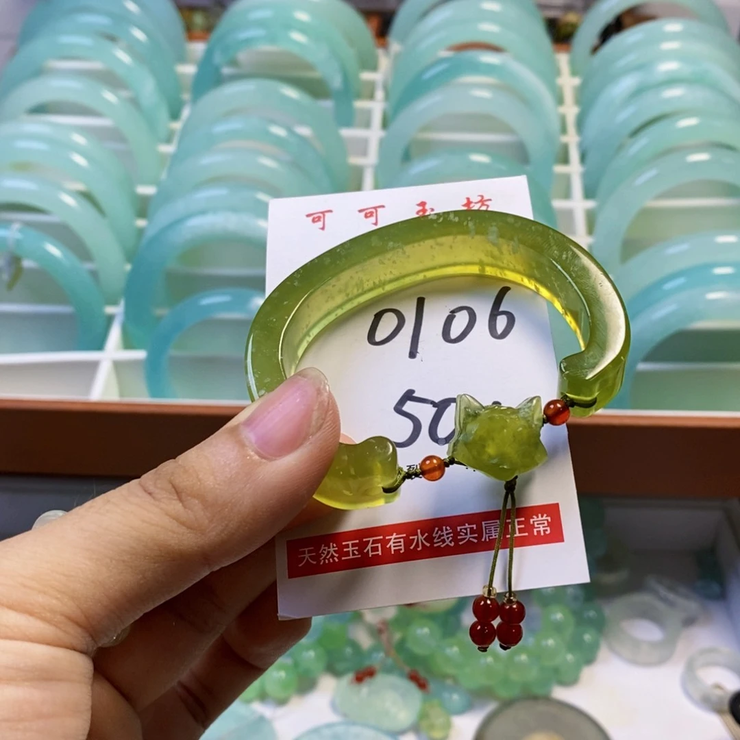蛇纹石玉未镶嵌手镯赵***了