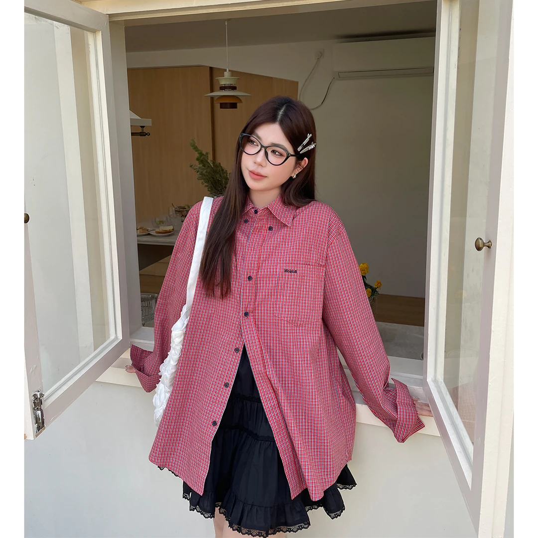 春季新款韩版撞色字母刺绣中长款衬衣大码女装胖mm格子长袖衬衫