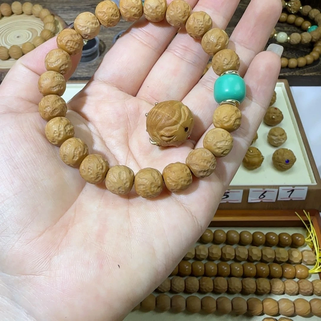 猴头核桃手串A****a猴头观山加配饰