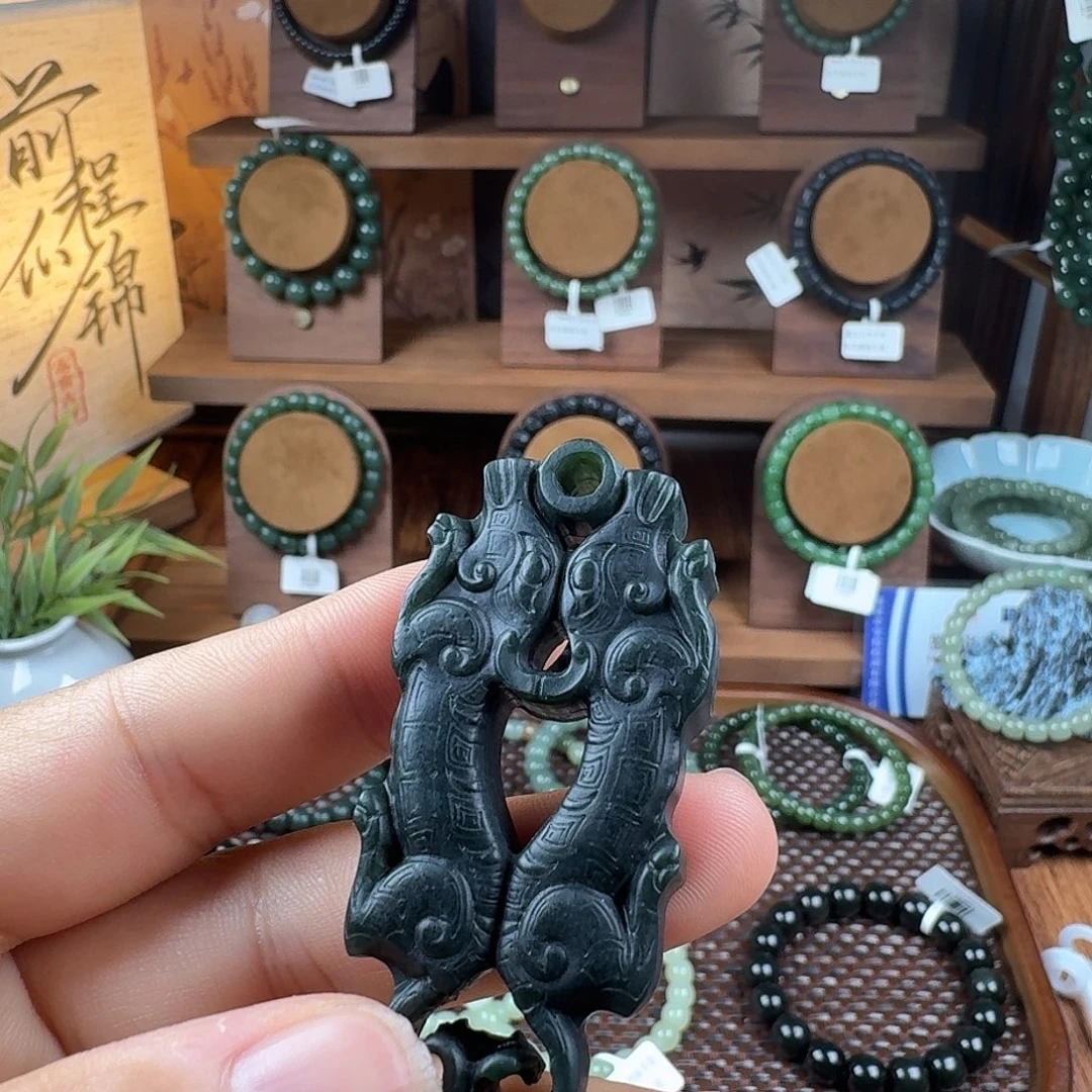 和田玉未镶嵌颈饰