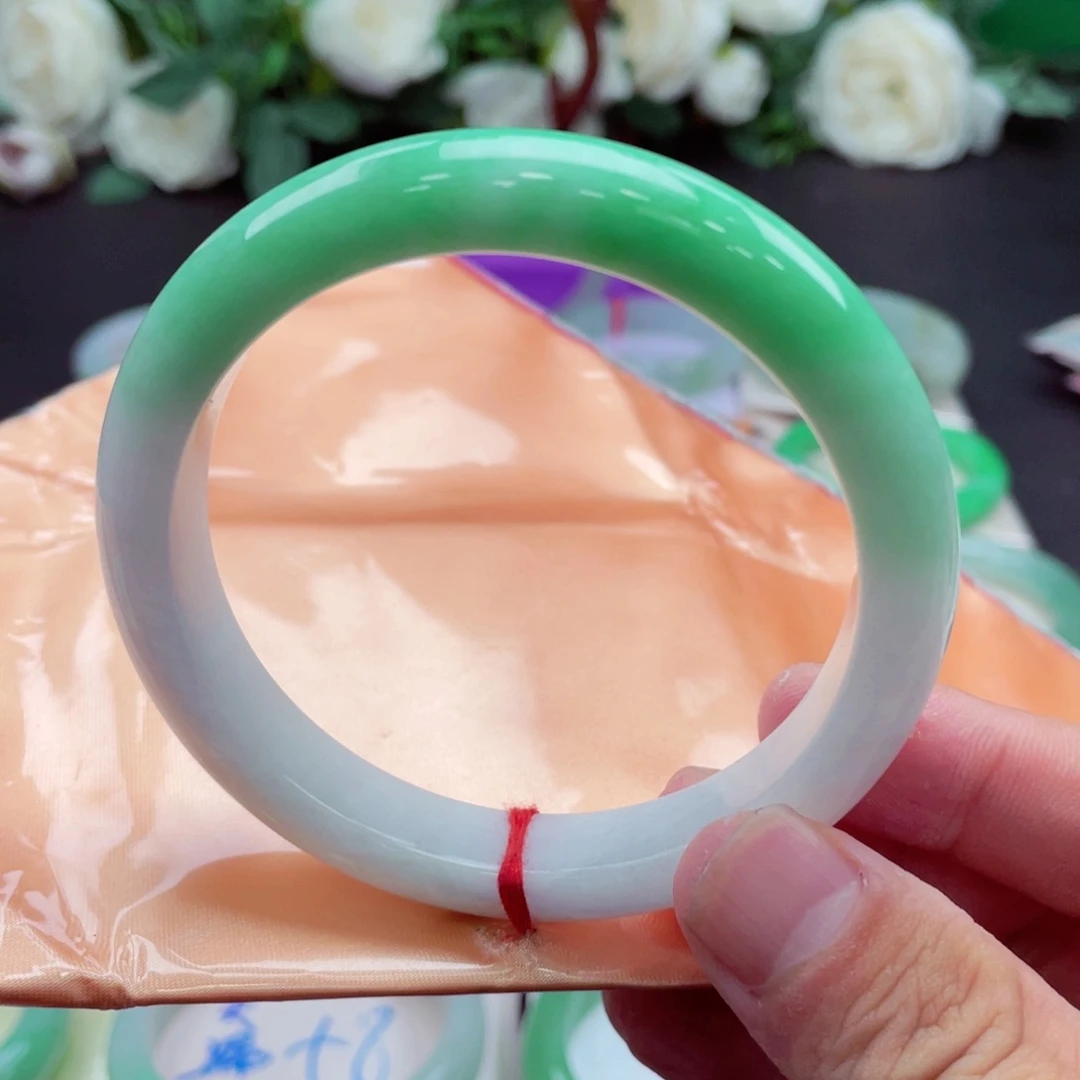 翡翠未镶嵌手镯翡翠