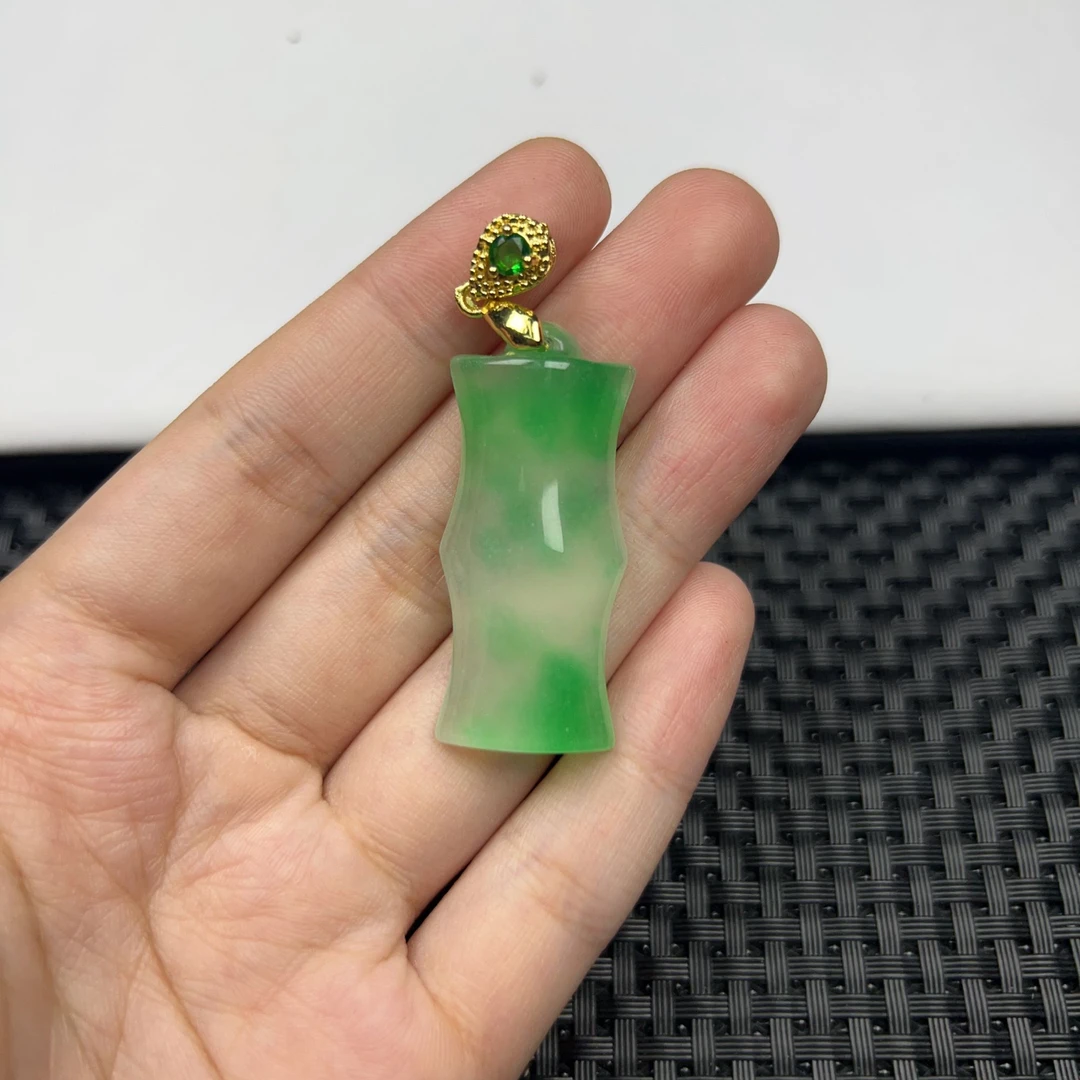 Z138绿飘花竹节精美百搭气质吊坠