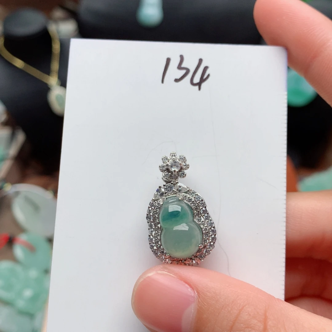 翡翠颈饰银S925镶嵌摸*子吊坠