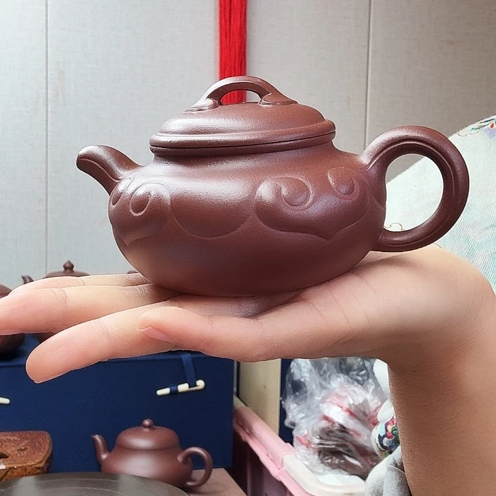 人***品茶壶紫砂如意点汤制作，180毫升左右，底槽清