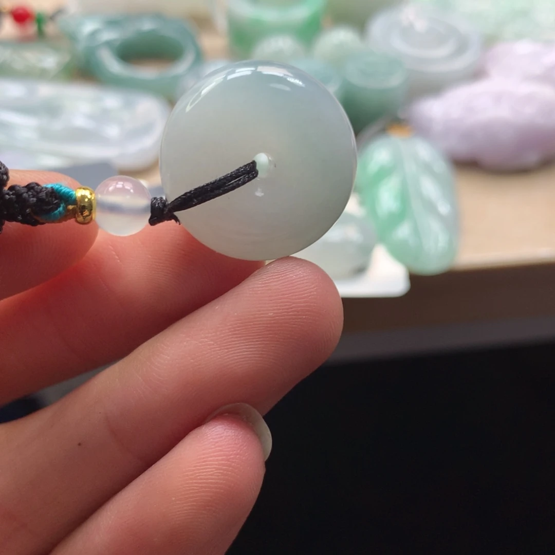 颈饰未镶嵌翡翠吊坠