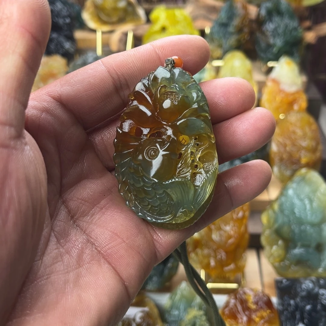 小***活蛇纹石玉未镶嵌颈饰