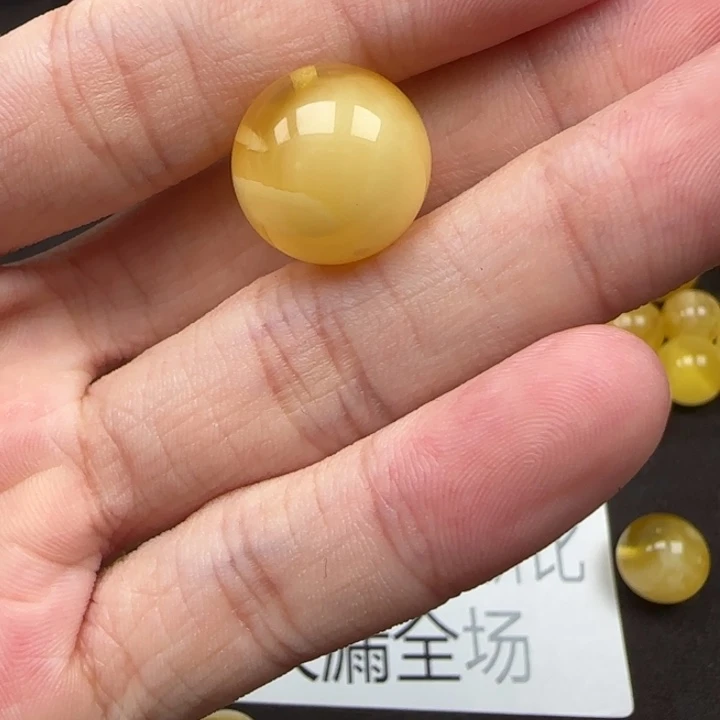 未镶嵌琥珀裸石天然332