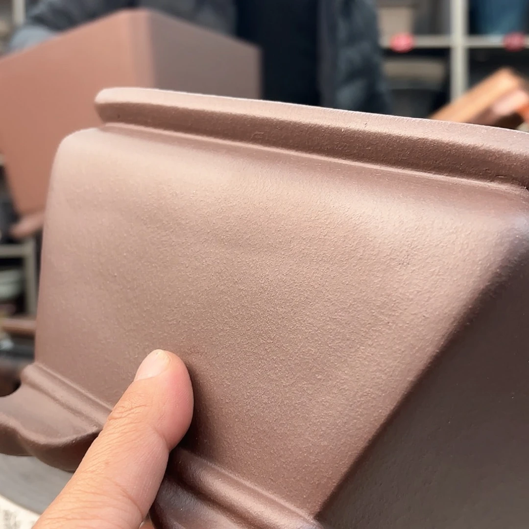 紫砂花盆好*呢紫砂的颜色很好看