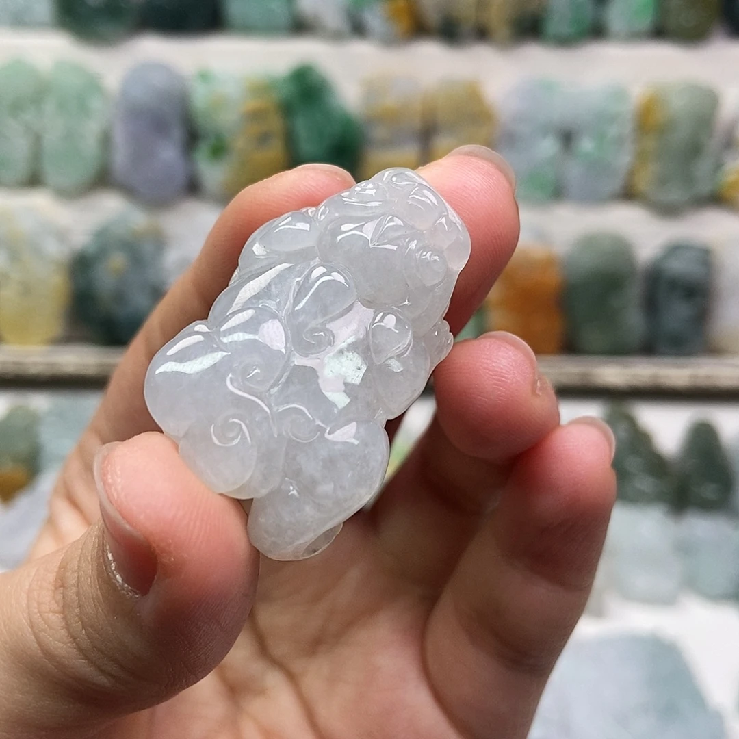 翡翠未镶嵌吊坠(赠链)