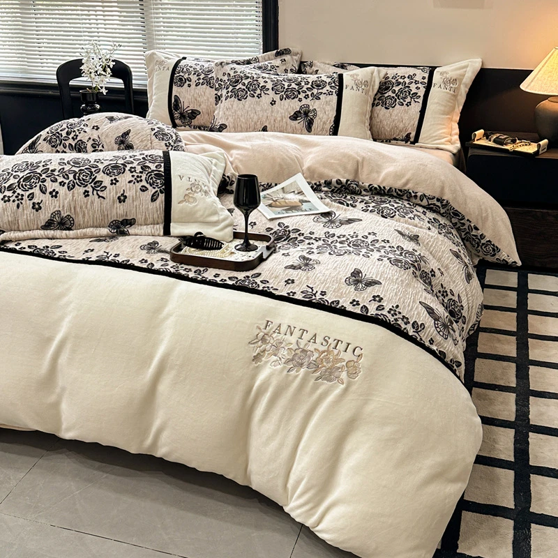 秋冬季加厚保暖双面牛奶绒四件套刺绣雕花绒被套床笠1.8m床上用品