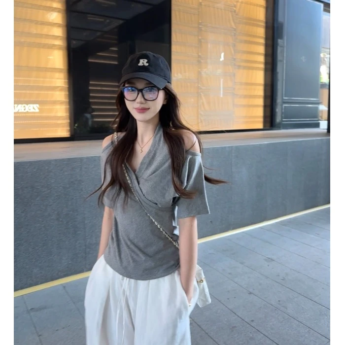 设计感V领挂脖露肩短袖T恤女夏季新款气质百搭修身显瘦性感上衣服