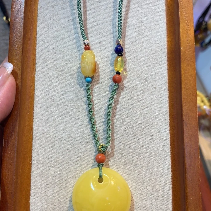 琥珀颈饰未镶嵌吊坠