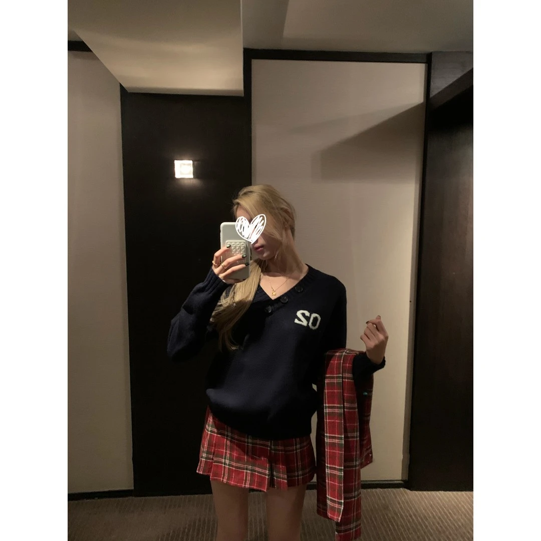 慵懒风两件套v领长袖宽松套头毛衣+高腰格纹百褶短裙半身裙