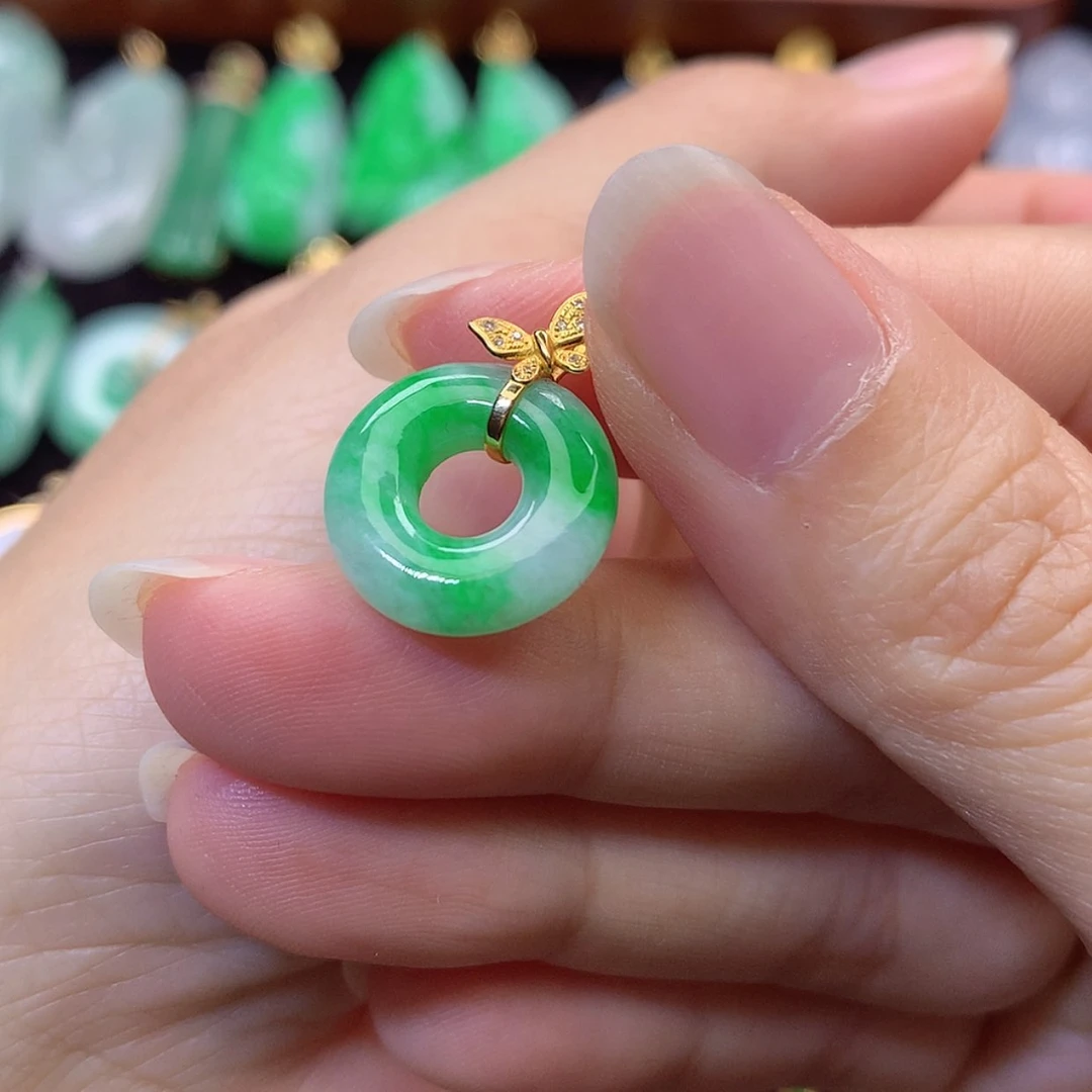 【闪购商品】吊坠(赠链)18K金镶嵌翡翠