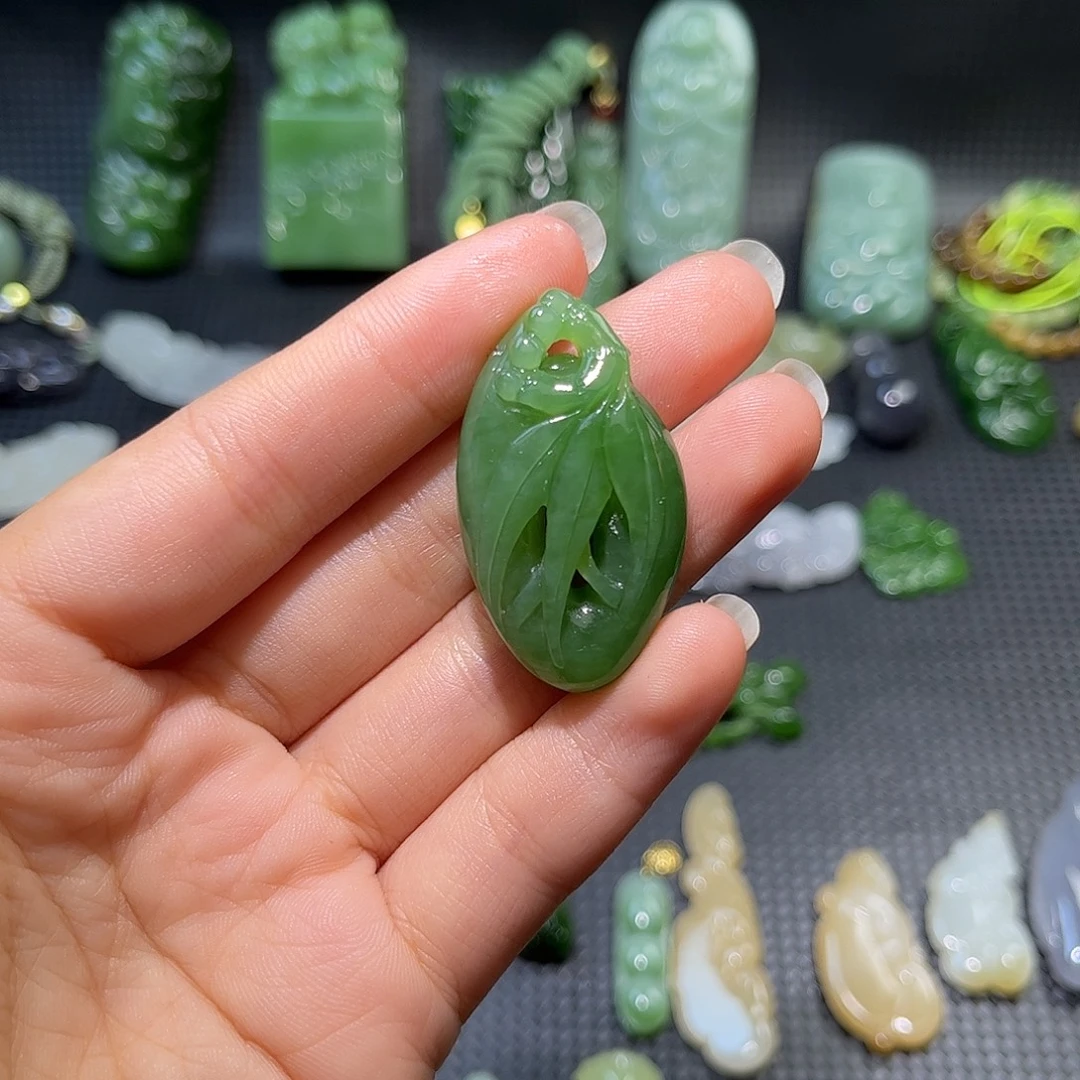 颈饰未镶嵌和田玉