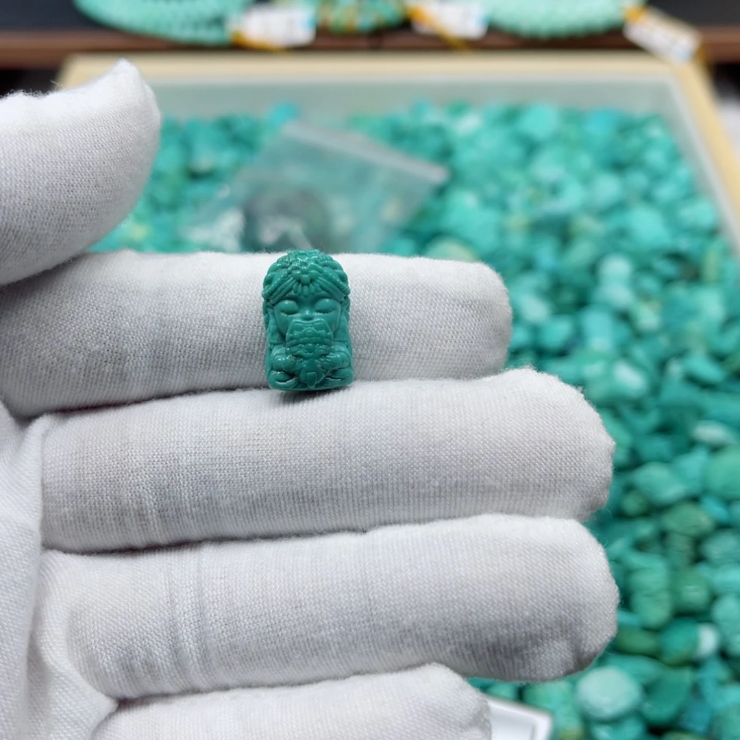 绿松石未镶嵌挂件