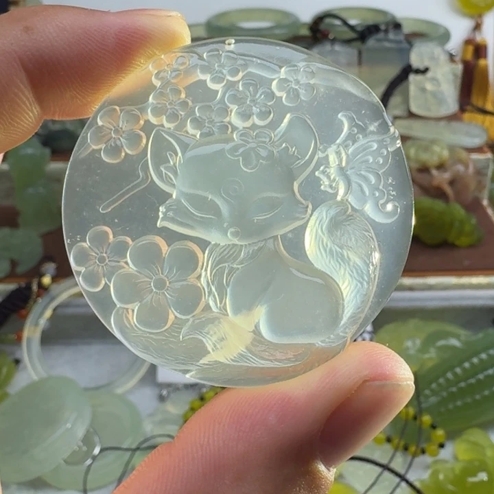 灯***珊未镶嵌蛇纹石玉颈饰
