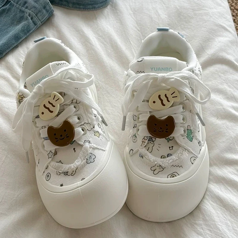 女童帆布鞋系带玩偶秋季新款软底休闲鞋单鞋儿童百搭中大童潮