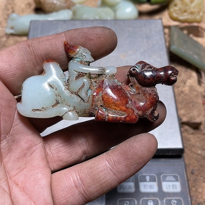 不***此和田玉（糖玉）未镶嵌颈饰