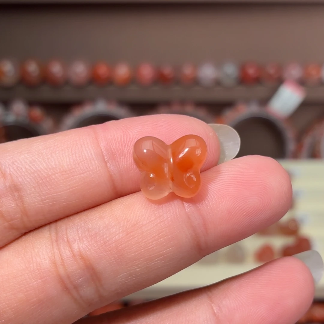 未镶嵌川料南红玛瑙通孔蝴蝶