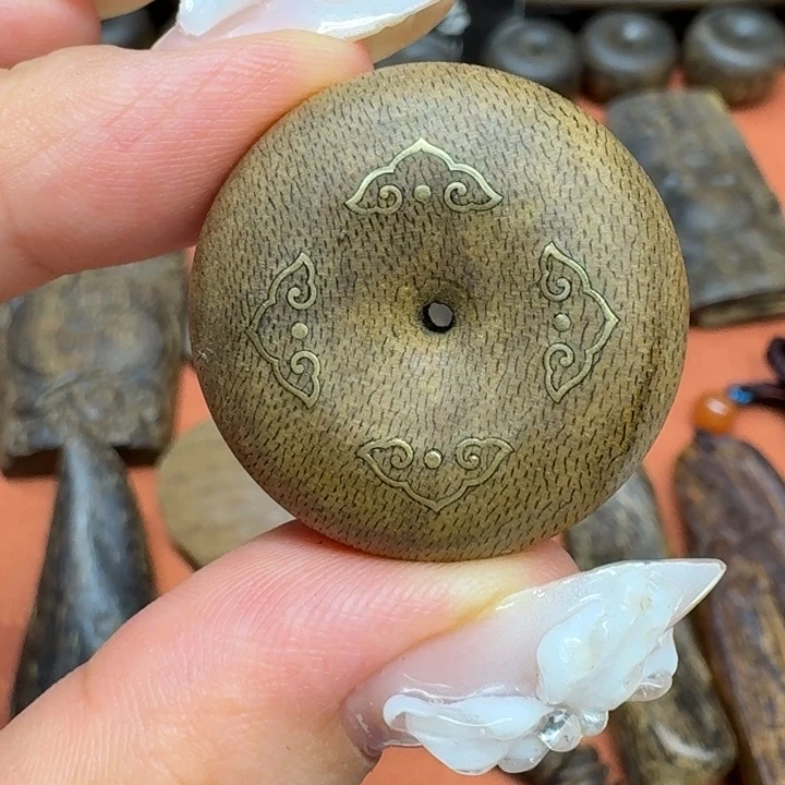 大叶紫檀（黑酸枝木类）