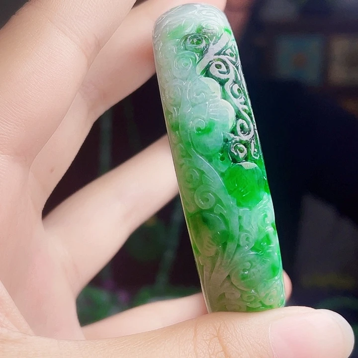 翡翠未镶嵌手镯多样性