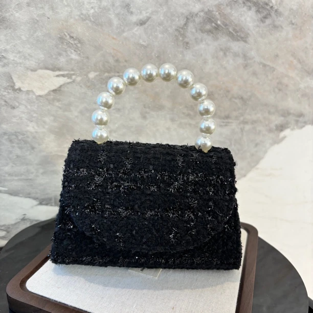 简约黑色包包BB150