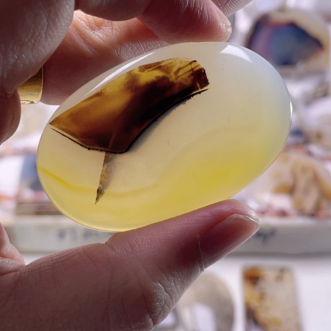 玛瑙/玉髓未镶嵌珠宝奇石