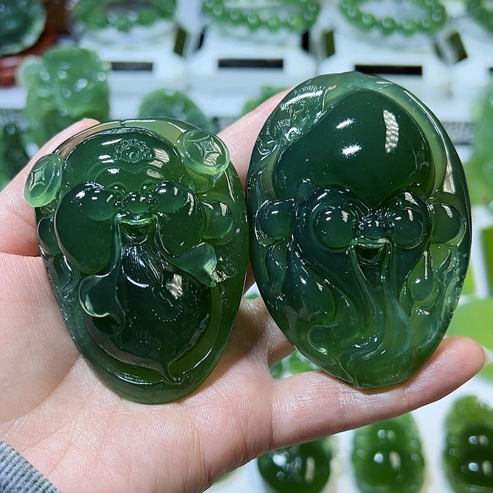 蛇纹石玉手把件未镶嵌T****星