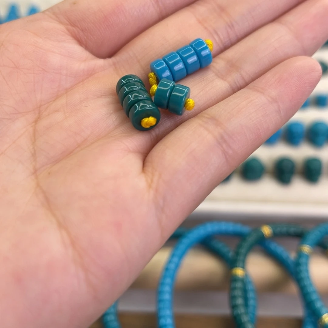 琉璃颈饰卡六直切药片