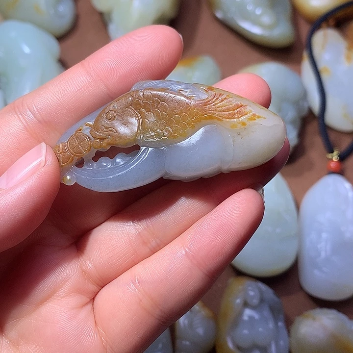 锁***…和田玉未镶嵌颈饰