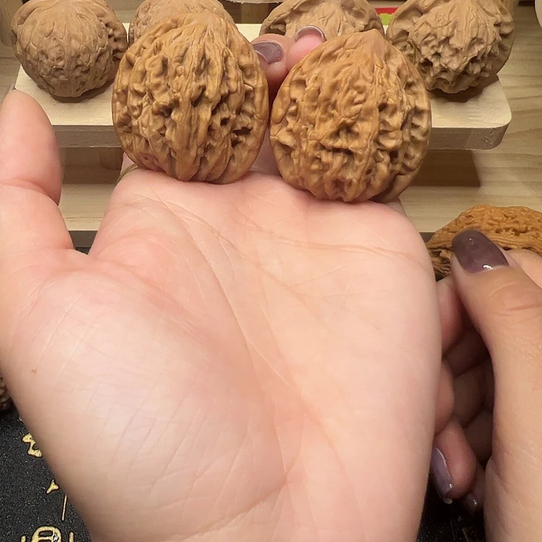 把件桃核虎头35手把件