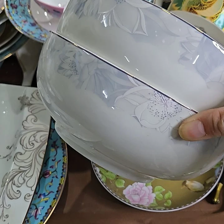 瓷片微瑕蓝莲花7寸2个汤碗6666
