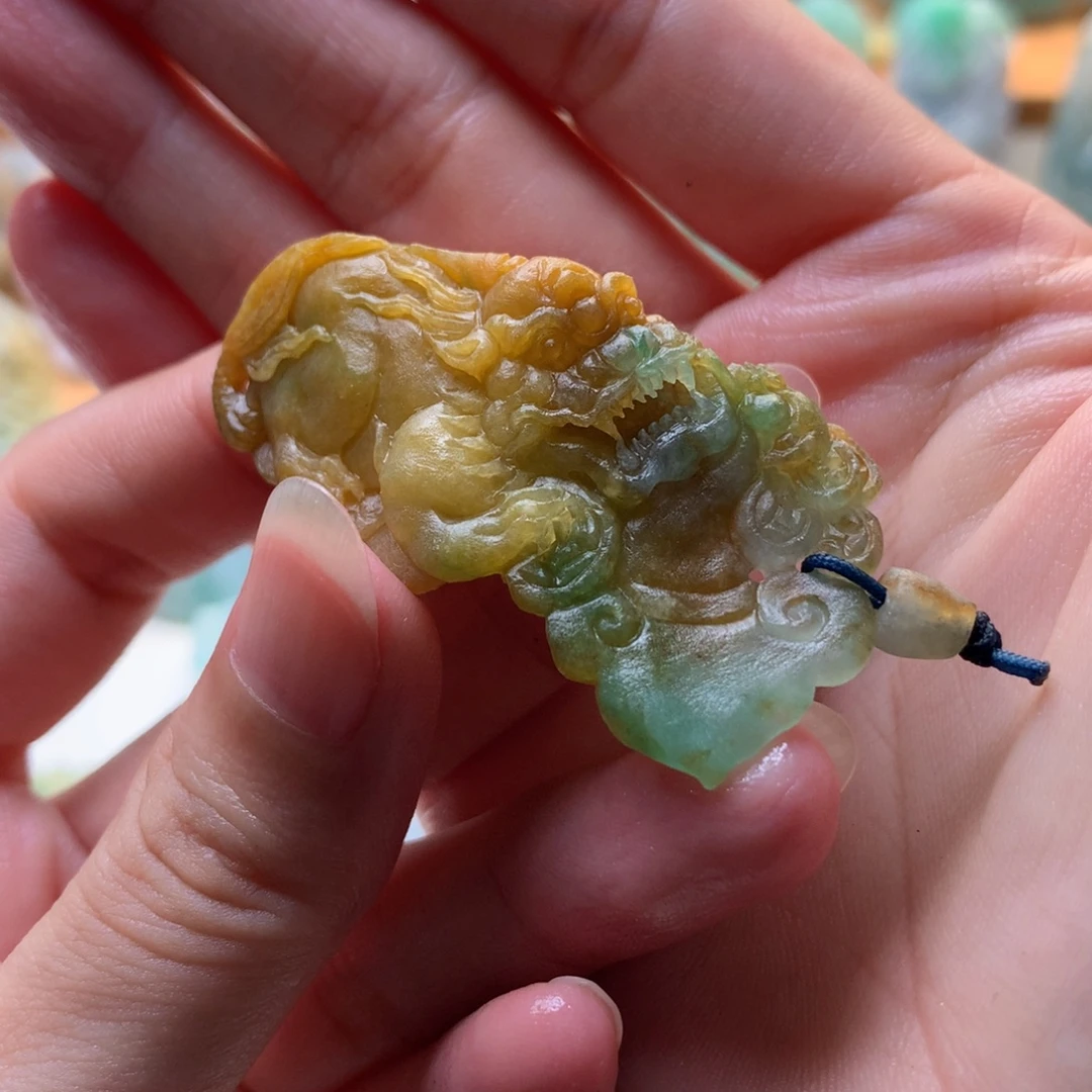恰***年定制翡翠未镶嵌貔貅