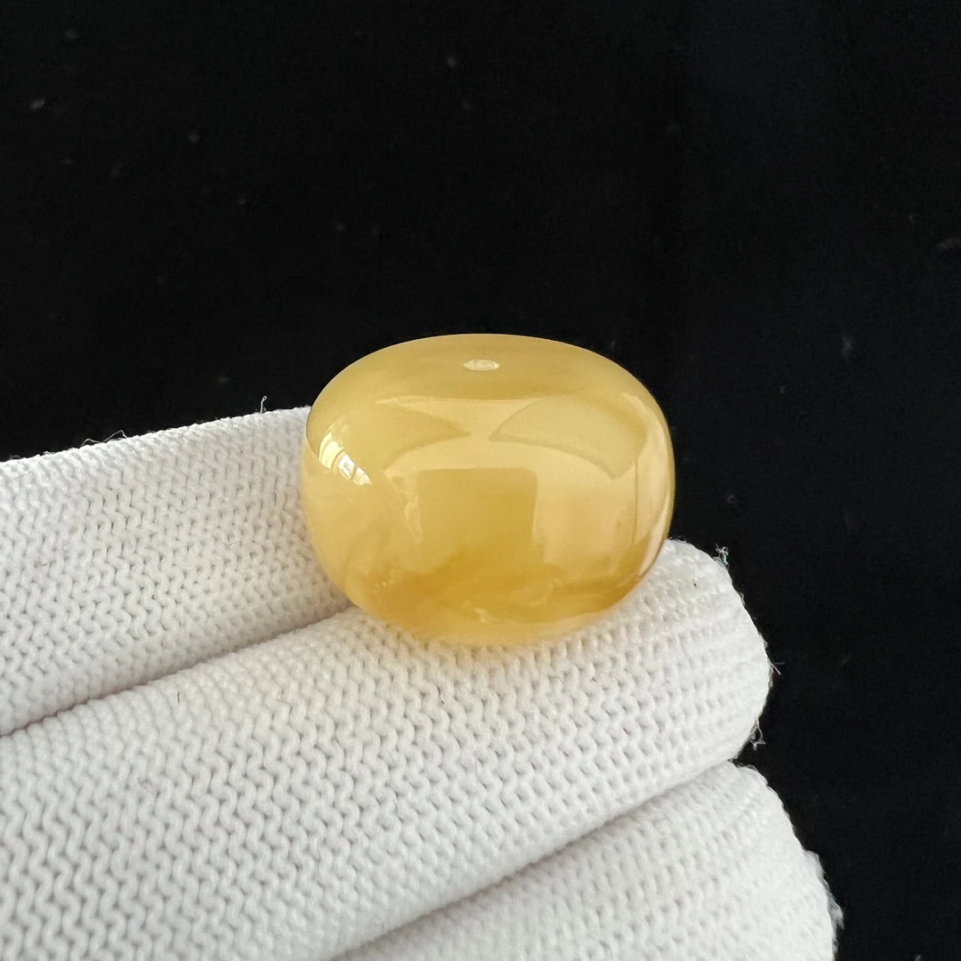 M4553天然原矿蜜蜡 鸡油黄 墩子 21.4*14mm抖音基地质检发货