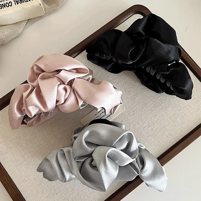 高级缎面大号抓夹2025新款轻奢褶皱后脑勺夹子鲨鱼夹发卡头饰