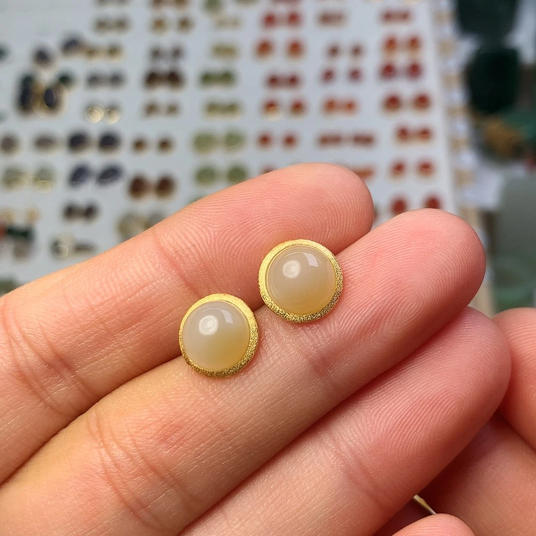 银S925镀金镶嵌和田玉（糖玉）耳饰大**泽