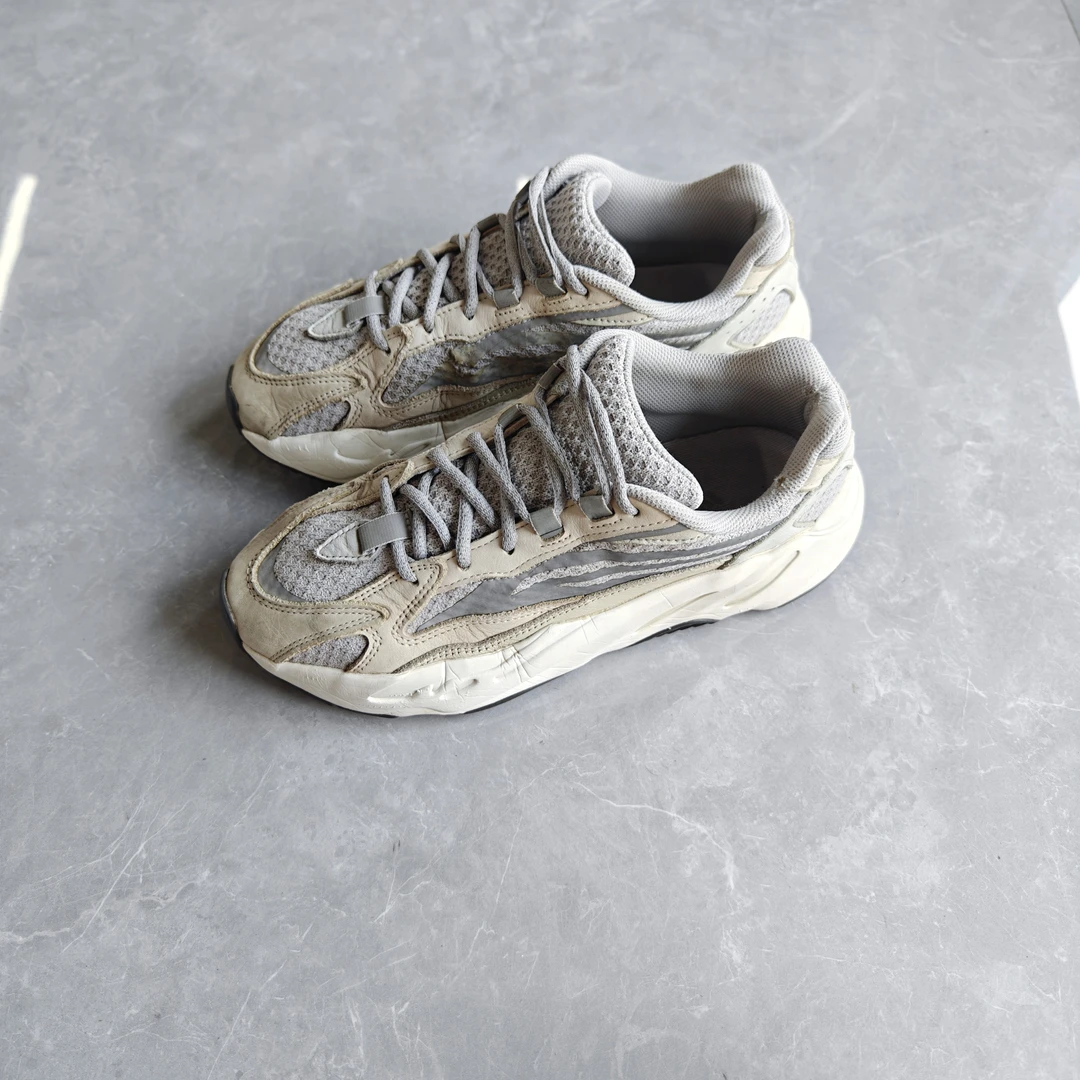 90新 adidas/阿迪达斯 42.5码/yeezy700天使老爹鞋运动鞋/无盒